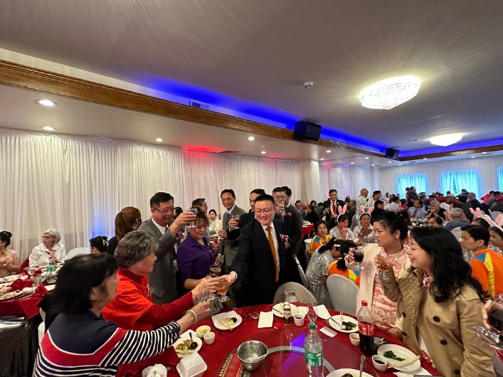 王欣瑜澳网,首战告负,巴多萨,皇冠体育app下载,皇冠体育官网,澳门皇冠体育,bet皇冠体育在线