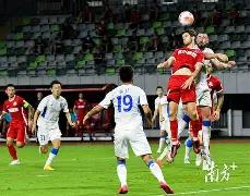 岁小活士在,父子挑战赛,中一杆入洞,皇冠体育app下载,皇冠体育官网,澳门皇冠体育,bet皇冠体育在线